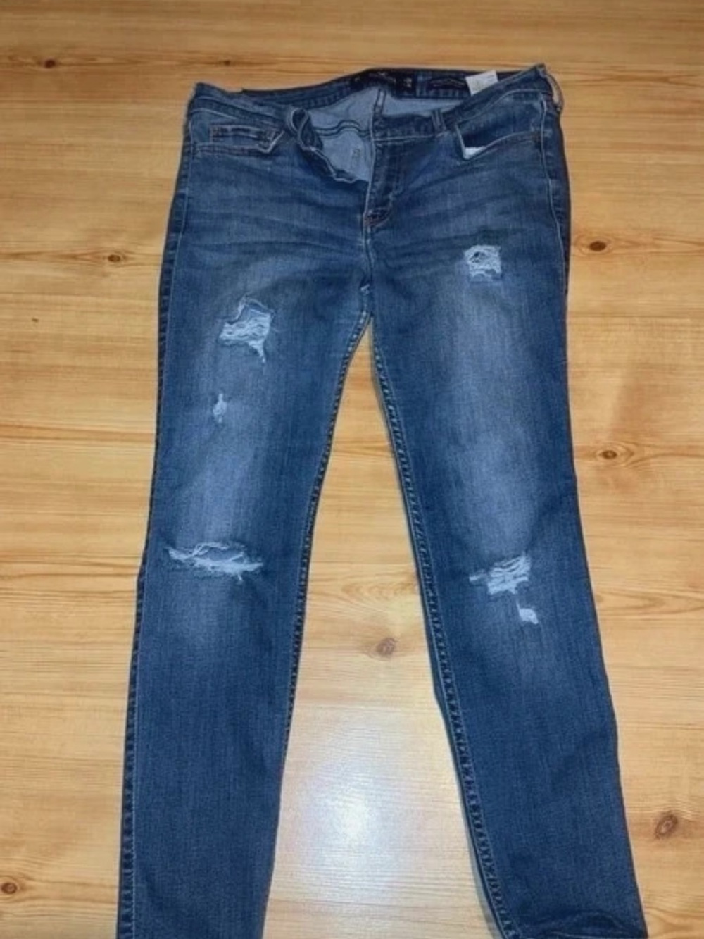 Hollister Skinny Distressed Dark Blue Jeans